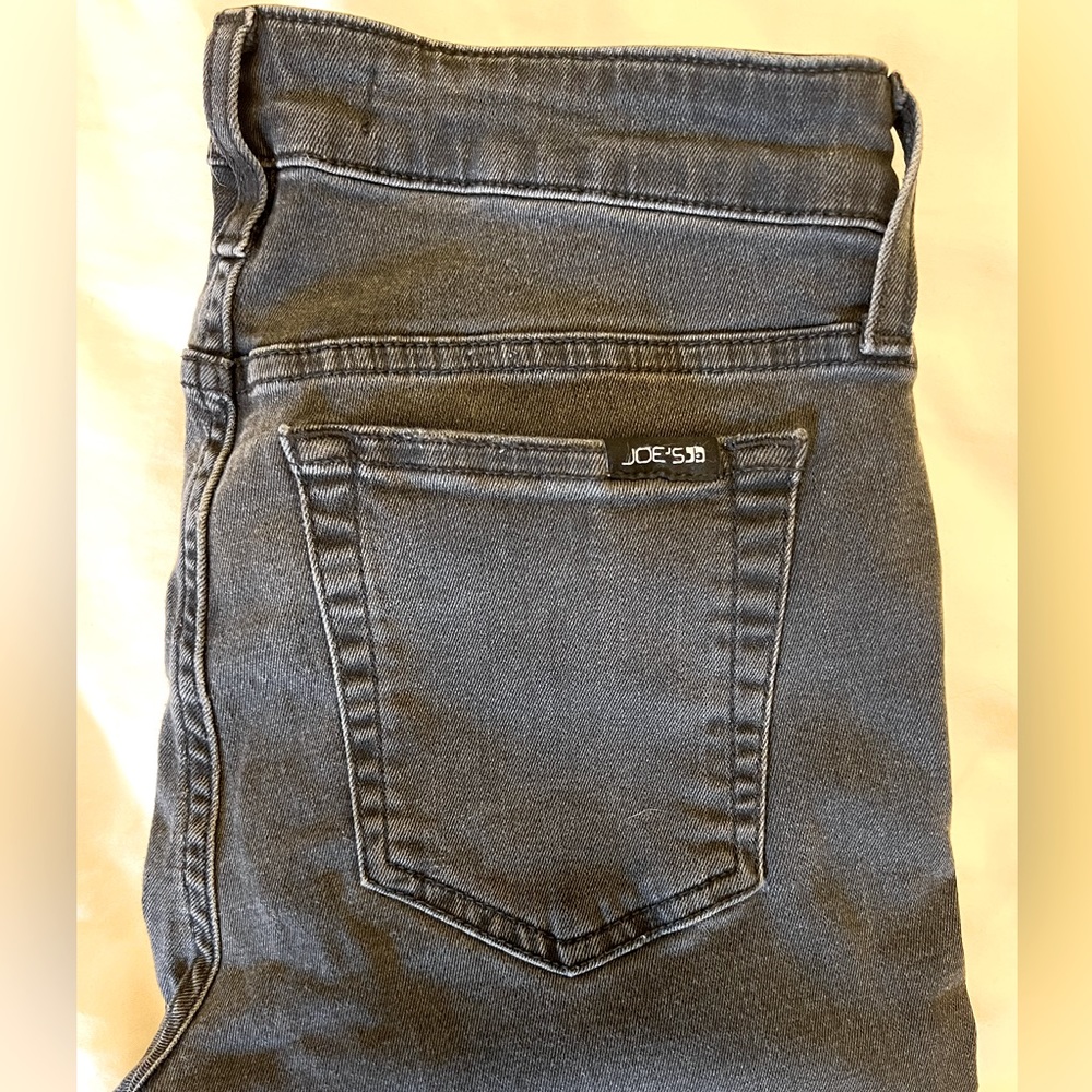 Joe’s charcoal skinny cropped jeans